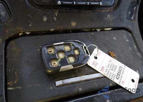 2016 GMC Yukon Xl Denali z USA, uszkodzony, nr VIN 1GKS2HKJ0GR114419